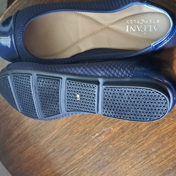 NWOT ALFANI step n flex tavii flats - Picture 6 of 6
